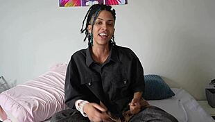 Cantora hooks up with assistant during wild clip recording session