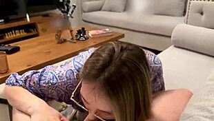 J'ai baisé la belle-mère chaude de mon pote aux gros seins.