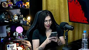 Ruan shows his dick to Lary Cubas, wondering if she likes the size 😏 small or big in the shack?