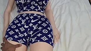 Mi Hermanastra Descansando Rica con Pijama, Aprovechándome de Ella