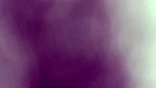 las amigas se besan y las pongo en cuatro.