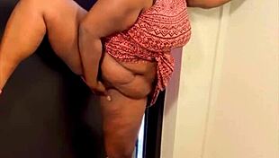 Nookiescookies Enjoys Outdoor Public Relaxation