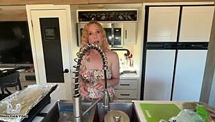 Pomagam mojej macosze Jane Cane złagodzić stres świąteczny