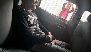 i risk masturbating outdoors for that student who liked my dick