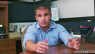 filipino guy performs oral to earn bonus in gay encounter