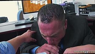 filipino guy performs oral to earn bonus in gay encounter