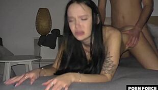 No lube anal was a bad idea, tight teen gets creampied