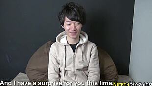 omg, i’m so nervous… asian teen tryin gay stuffs