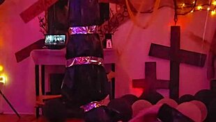 Angelg says, 'Kuzz, your monster cock for halloween.'