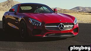 Alexandra Tyler poses outdoor, showing her big tits 😘