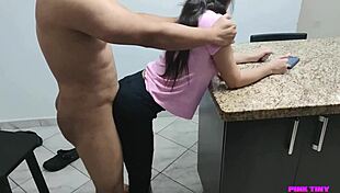 mi hijastra queria jugar sentada en mis piernas?