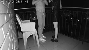 يا، فيديو مسرب لصديقي ينك زوجتي برا!