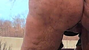 hey, i lick her pussy and she sucks me after pissing roadside