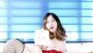 코리아 걸 유니크 애니메 스타일로 눈에 띄어