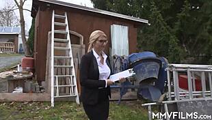 Sexy Blonde Babe Receives Facial From Worker