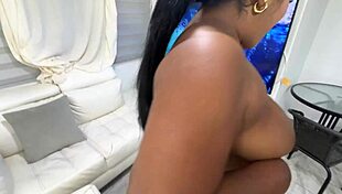 Stepfather fucks his ebony stepdaughter while his wife is not at home 😈💦