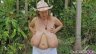 Check out this amateur mom's long boobs in public