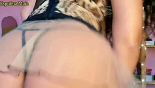 Morena gostosa shows panties stuffed in asshole while twerking for camera