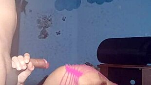 Realfemboy update 103 představuje transsexuální crossdressing ladyboy v neformálním prostředí