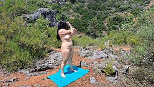 Chubby dude fucks hot latina outdoors?