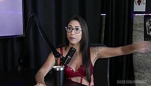 Luciana Picchi shines in Bora Cast with Bruna Carlos on sheer red