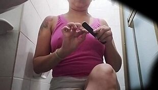 Madrastra caught on hidden camera peeing outdoors