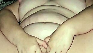 i'm a milf playin with my soft and cummin hard all over the place