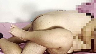 Pene Pequeno Suertudo Se Coge A Esta Madura Insaciable