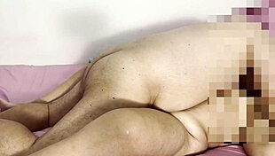 Pene Pequeno Suertudo Se Coge A Esta Madura Insaciable