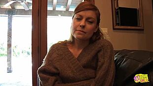 does this redhead bimbo love getting her pussy licked?