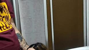 amateur 18 years old with big ass gets facial cumshot