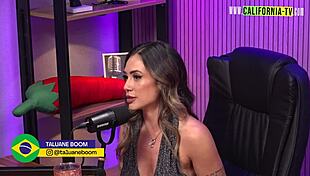 Rafa, the hot blonde queen of virtual sex, shows off her big tits in a steamy session