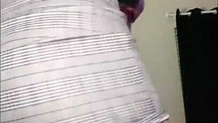 look at that sexy fat ass dancing in fishnets, flashing close up