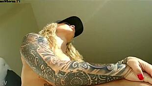 Perfect milf with big tits and ass 😍