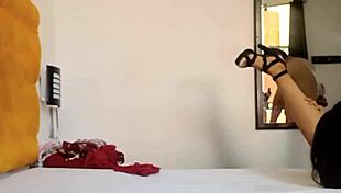 Grabo a mi padrastro y termino con su polla en mi coño