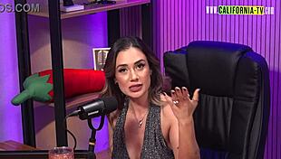 Rafa, the hot blonde queen of virtual sex, shows off her big tits in a steamy session