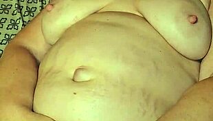 Bests pussy with dildo, cums hard