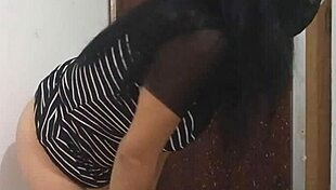 Sexy stepmother dances seductively, flaunts buttocks before wedding in homemade clip