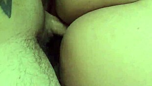 friend with big ass, borrow the bathroom?