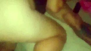 Deixei os Dois Gozarem Dentro de Mim. They Filled Me with Liters of Cum!