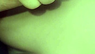 friend with big ass, borrow the bathroom?