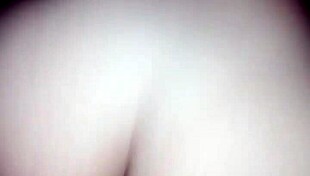 novinha sentando gostoso na rola do amigo 😈