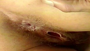 Amateur wife from usa shows off big ass.