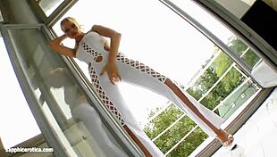 solo fingering session with chrystine on sapphix