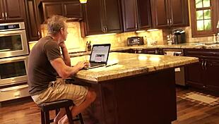 hey, that cougar housewife is getting rough sex