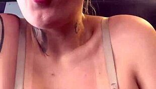 Gym workout turns into public wet pussy show accidentally