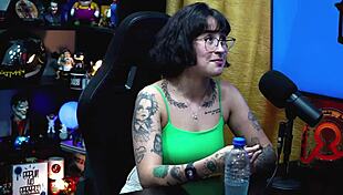 Martina Olivera in Public Glamour Sex Close-Up