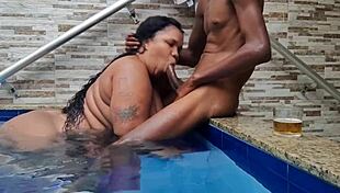 bbw drank all my cum by the pool 😋