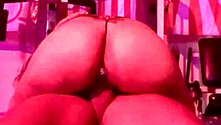 Amateur Whore Qadesh Rides in Gym Contrast