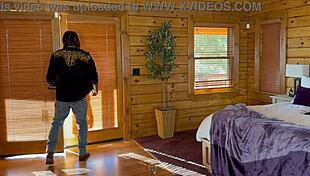 i got this sexy cowgirl visitin me about a horse, but she sucked my monster cock instead 😅